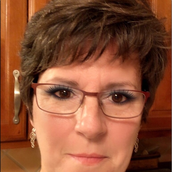 Meet your Posher, Michelle - Picture 1 of 1